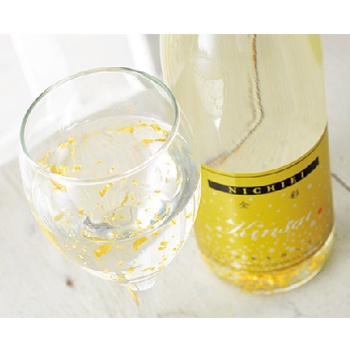 日榮 中村酒造の金箔入り純米酒 「金彩」