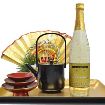 日榮 中村酒造の金箔入り純米酒 「金彩」