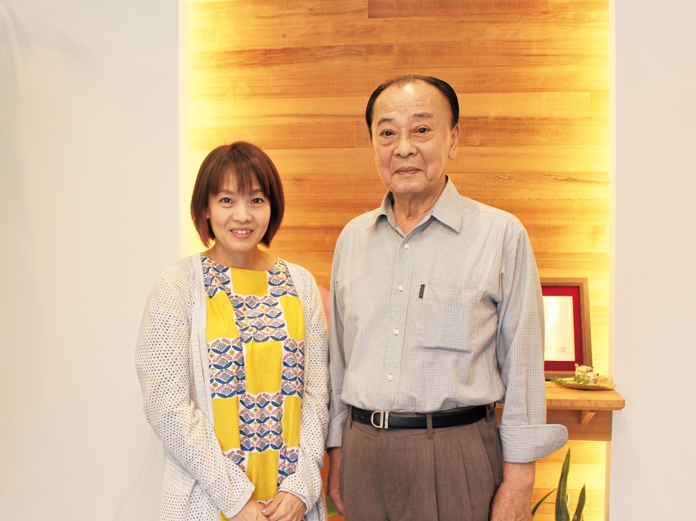 「ネイルサロン＆ホルミシスルーム Reflet」の新保 夫早代さん、新保 昭夫さん