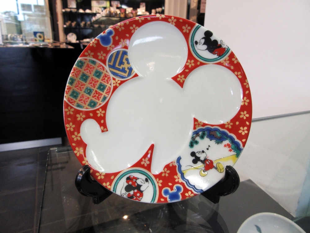「九谷巴」ミッキープレート