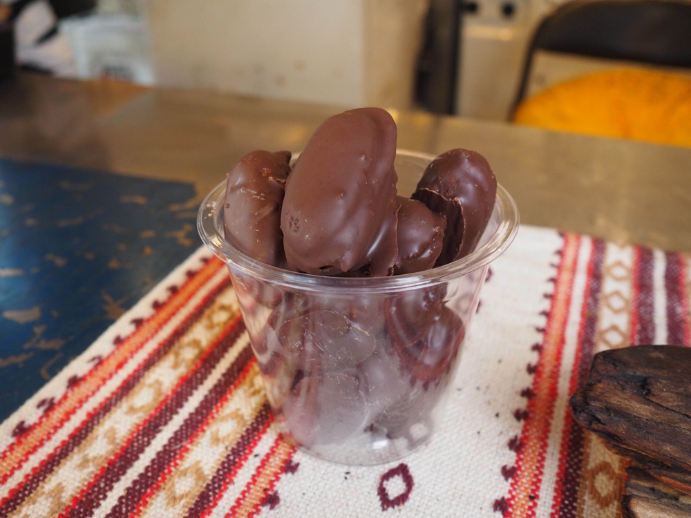 「BOO BOO（移動販売）」冬季限定のチョコカステラ