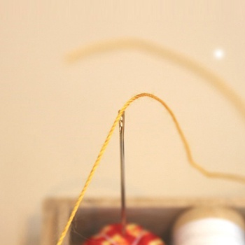 ヒロさんの「小さなお針箱」糸通しがいらない特殊針