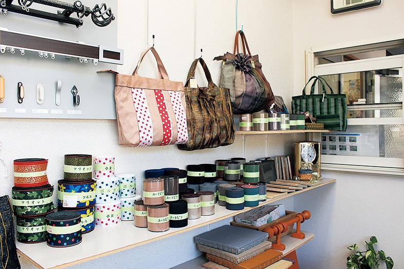 「葛巻内装 」畳縁を使った小物や畳床のサンプル