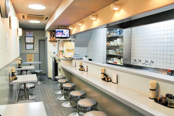 「中華料理 平和軒」店内