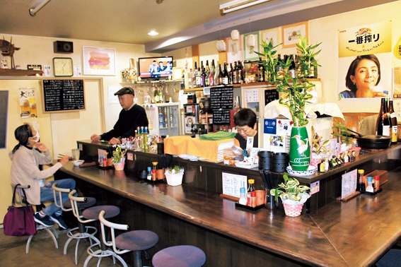 「酒処なっちゃん」店内