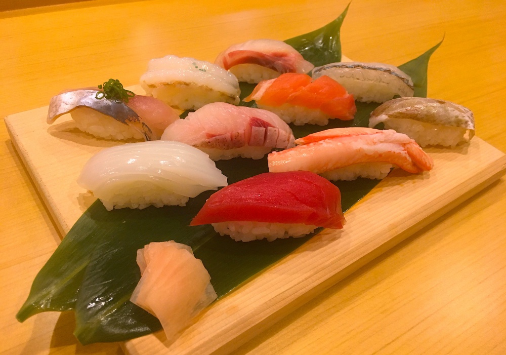 「金澤 鮨 洋次郎」盛り合わせ10 貫の一例