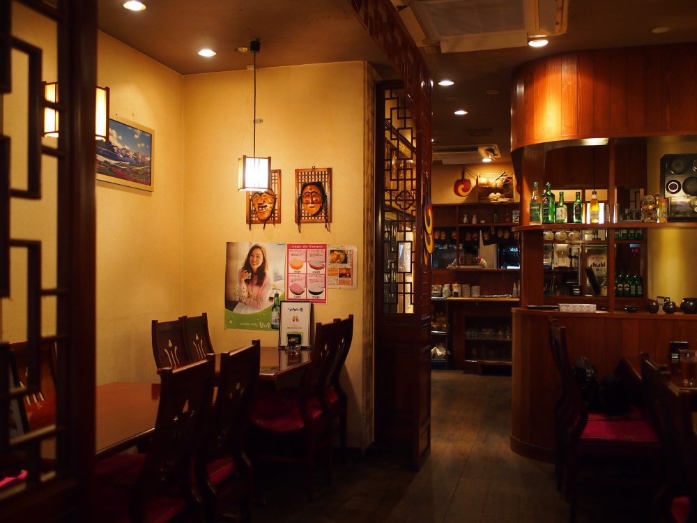 「ソウル家」韓国テイスト一色の店内