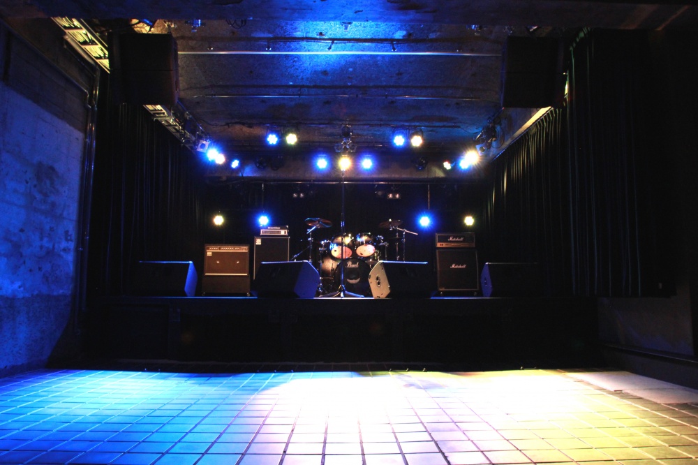 「gateBlack」PA（音響機材）、ドラムセット完備