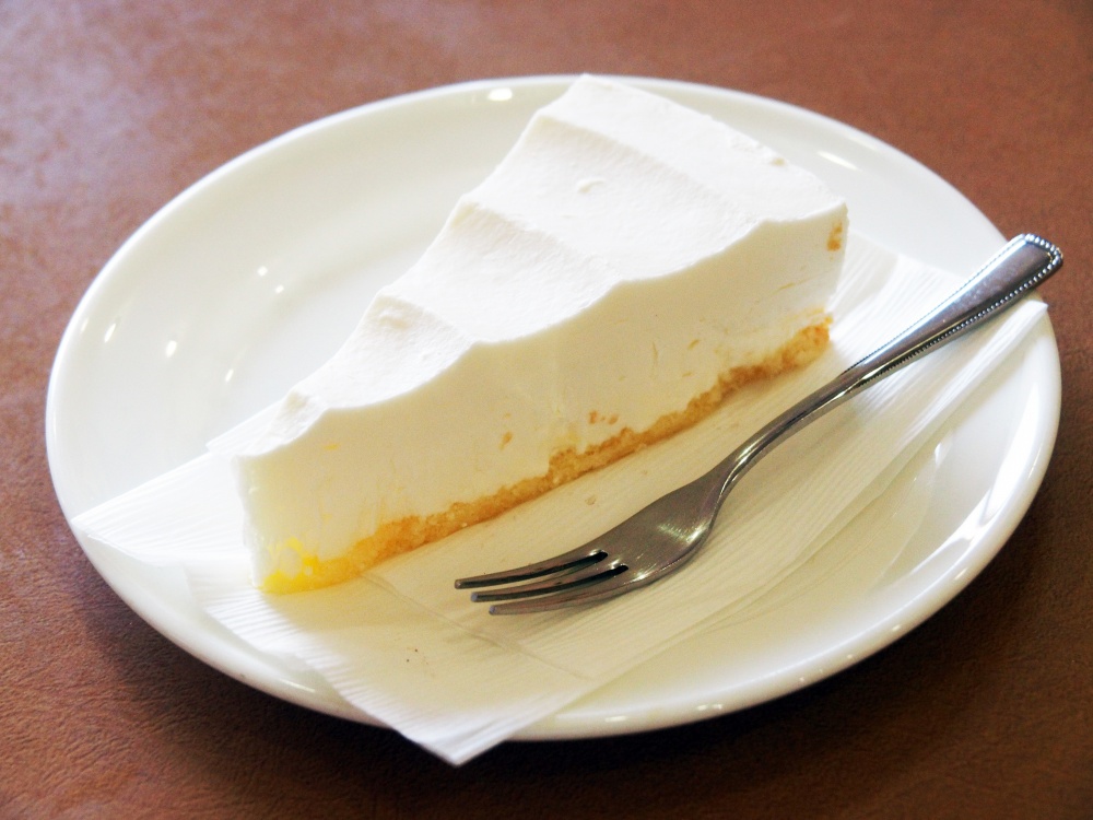 「珈琲館」レアチーズケーキ