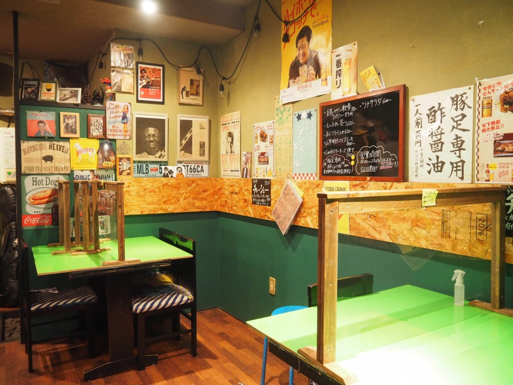 「Food&Drink 今伴」テーブル席