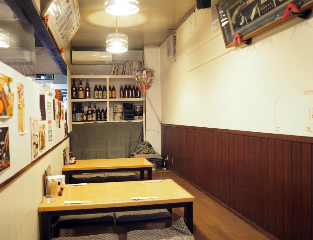 「やきとり 膳」座敷