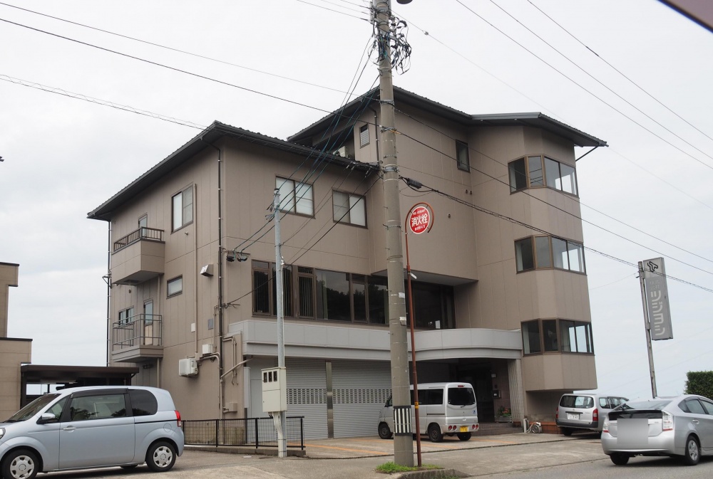 「ツジヨシ」外観