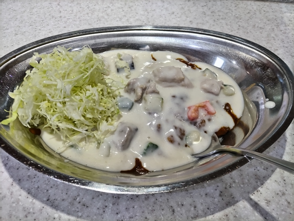 チャンピオンカレーの期間限定「ホワイトカレー」