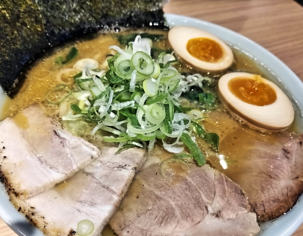 「友喜家」の並・強ラーメン